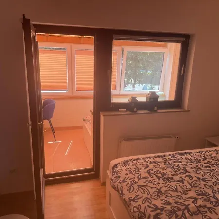 Auf Grosser Fahrt Strandnah, Wlan, Terrasse, Hunde Willkommen Nyaraló Tossens